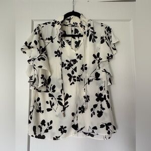 T Tahari Black and White Floral Blouse Flutter Short Sleeve Size S